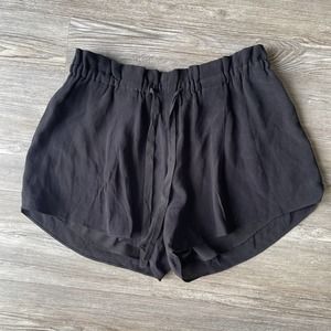 Aritzia Black Women's Shorts